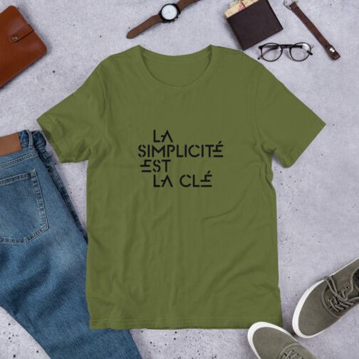 T-shirt personnalisé homme et femme – La simplicité est la clé